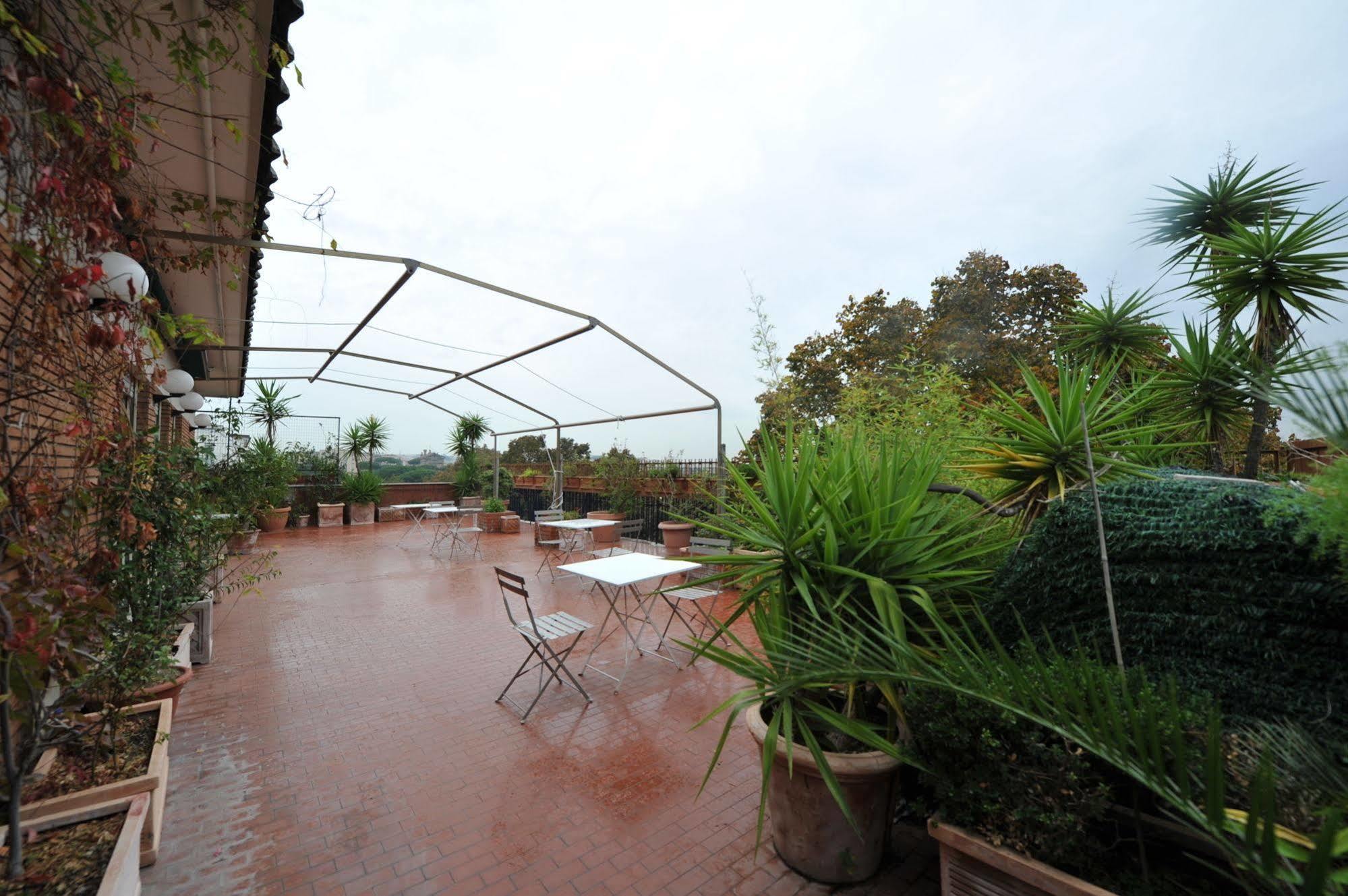 Roof Garden Zaccardi 2* Rome